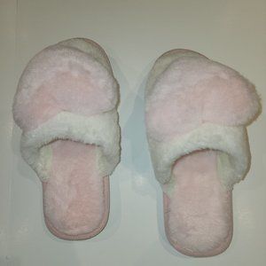 PINK AND WHITE BEDROOM SLIPPERS NWOT